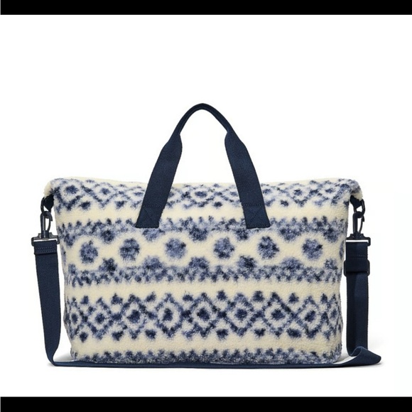 VICTORIA'S SECRET Cozy Plush Weekender Bag NEW - Picture 2 of 3